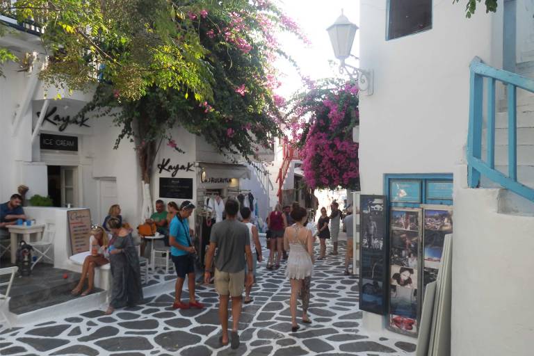mykonos-streets