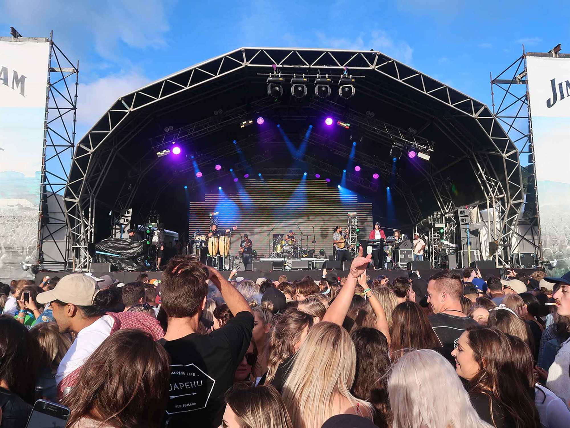 katchafire-on-dub-n-roots-stage